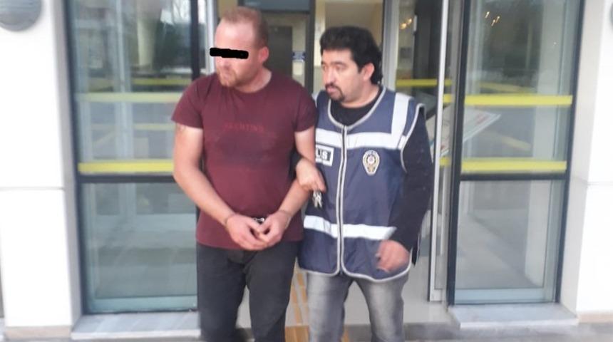 Otomobil hırsızı yakayı ele verdi