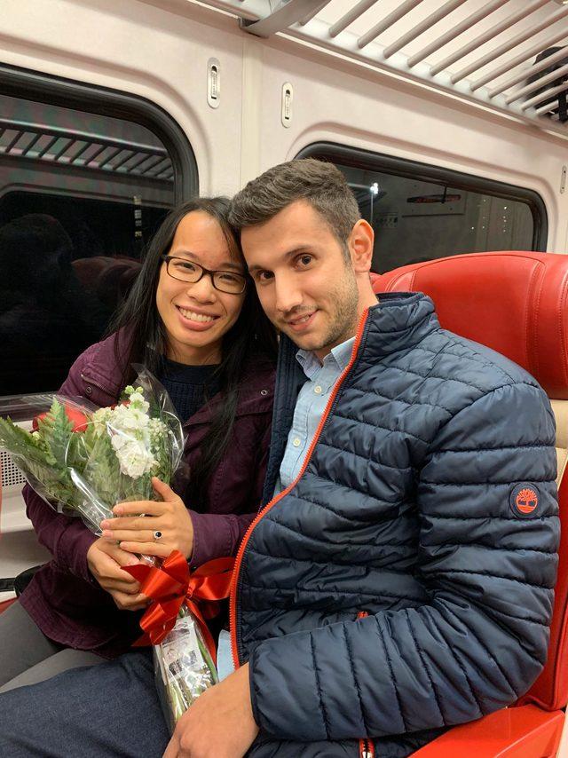New York hızlı treninde sürpriz evlilik teklifi 