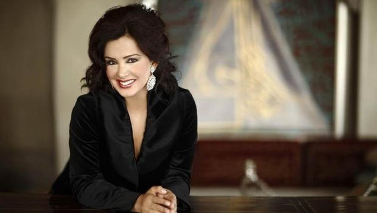 G&uuml;zel sunucu Esra Ceyhan son haliyle şaşırttı!