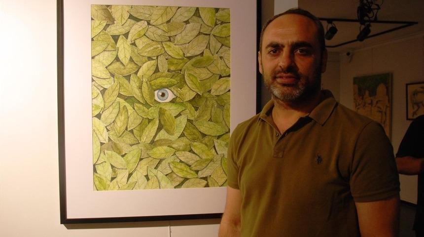 Ressam Hakan &Ccedil;apkan şehir karmaşasını sergiledi