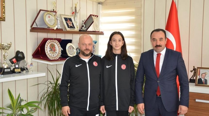 D&uuml;nya &uuml;&ccedil;&uuml;nc&uuml;s&uuml;nden İl M&uuml;d&uuml;r&uuml; Yıldız&rsquo;a ziyaret