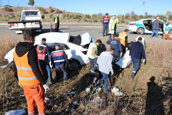Bolu'da feci kaza! Aynı aileden 3 kişi öldü G4