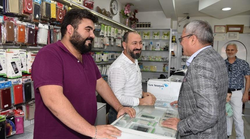 Vali Deniz esnafla buluştu