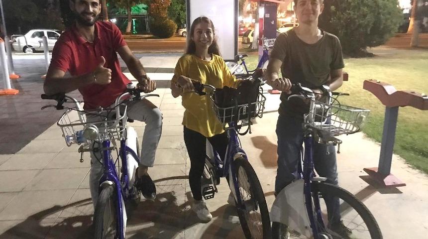 Sahildeki bisikletler Mersinlileri bekliyor