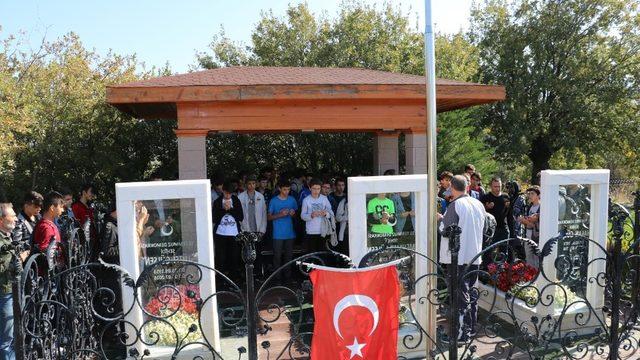 Lise öğrencileri Kızılcahamam’da doğa yürüyüşünde