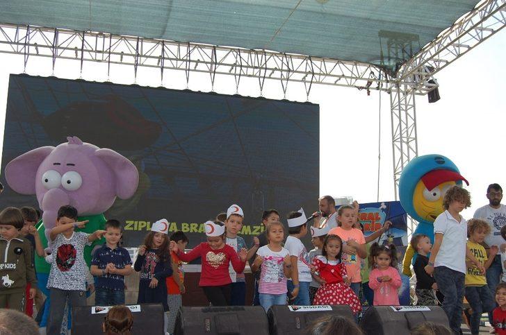 Çocuk yetenek şenliğine Türk Kızılay çadırı damga vurdu G1