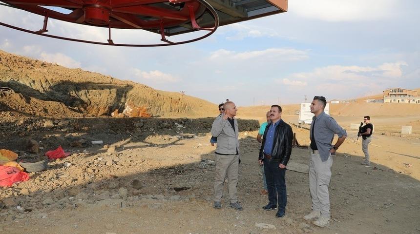 Valisi Akbıyık, kayak merkezinde incelemelerde bulundu