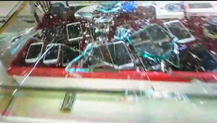 Konya'da bıçak ve sopalarla telefon dükkanını bastılar!  G5