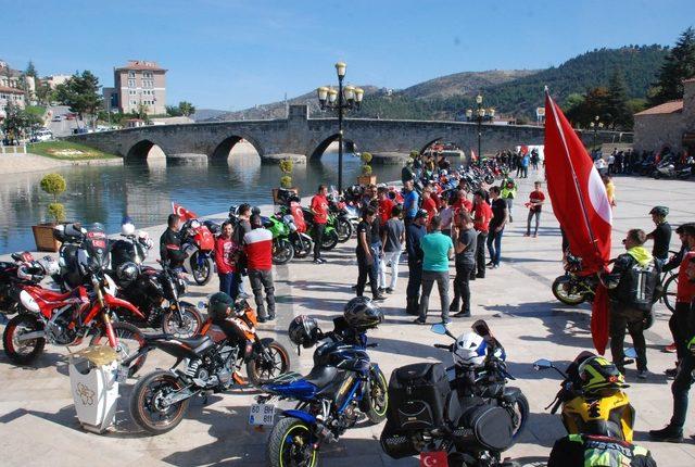 Barış Pınarı Harekatı’na motosiklet tutkunlarından destek