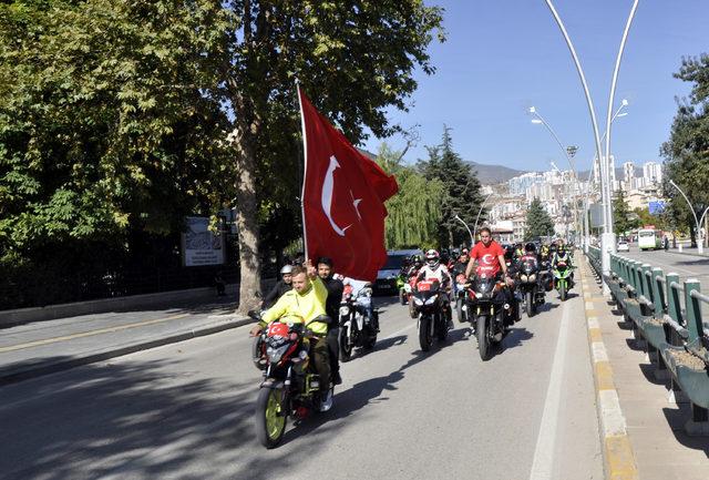 Tokat'ta, motosiklet tutkunlarından Barış Pınarı Harekatı’na destek