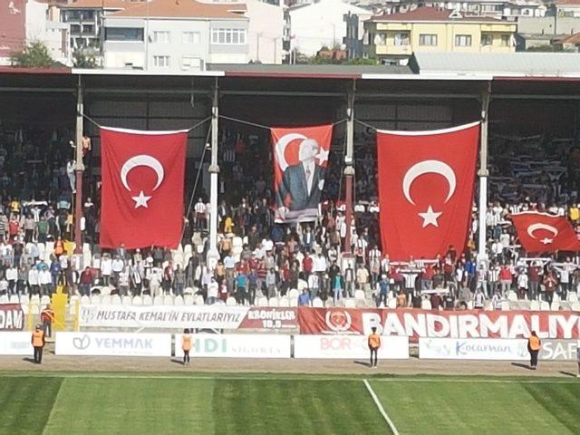 Bandırmaspor taraftarından Barış Pınarı kahramanlarına destek