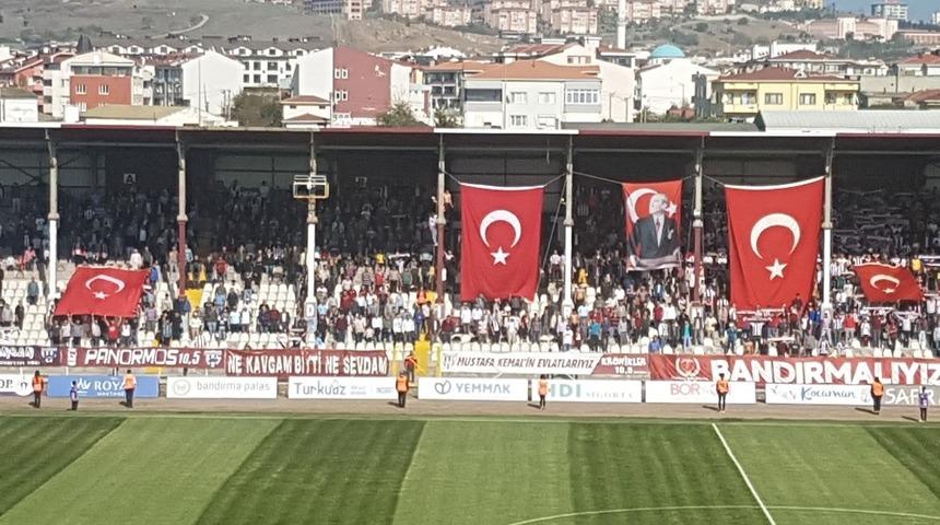 Bandırmaspor taraftarından Barış Pınarı kahramanlarına destek