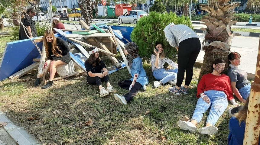 B&uuml;y&uuml;kşehir itfaiyesinden hastane tatbikatına destek