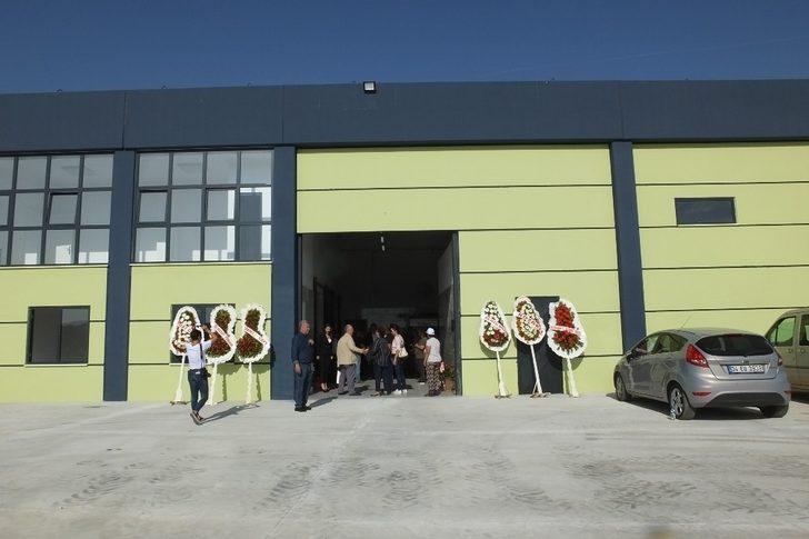 Kadın fabrikatör G1