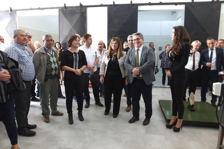 Kadın fabrikatör G4