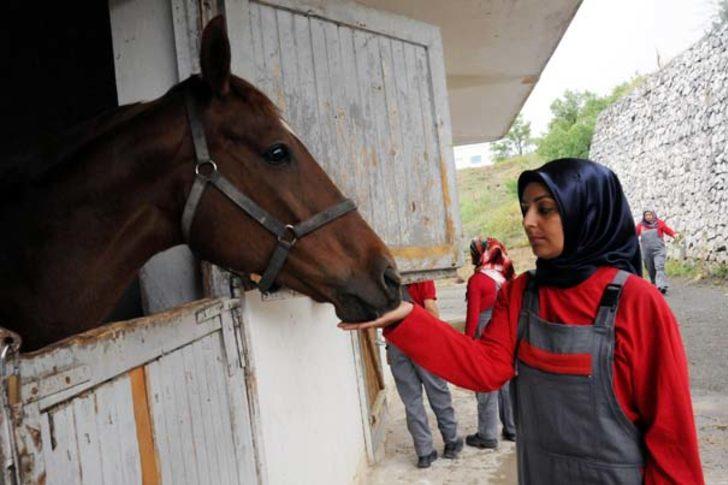 TJK kadın seyis yetiştiriyor G5