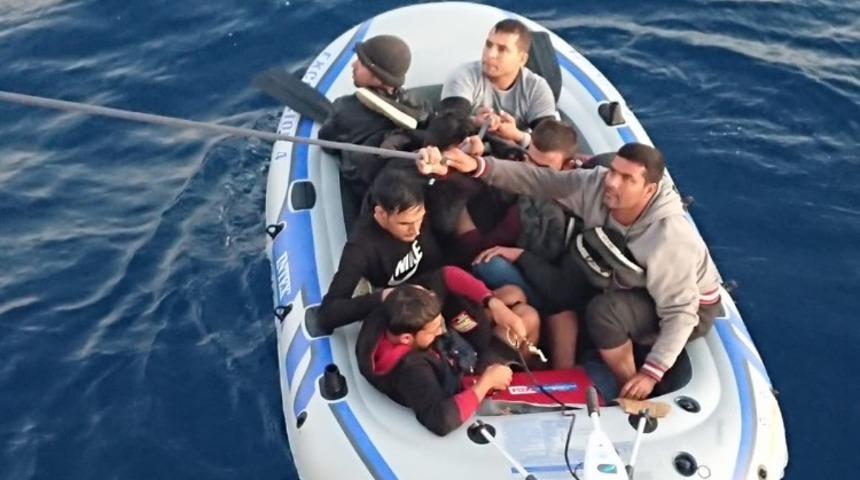 Lastik botla ka&ccedil;arken yakalandılar