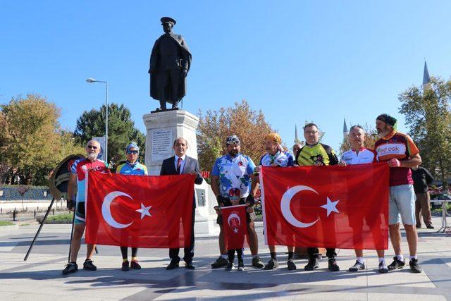 Emekli astsubay ve STK'lardan 'Barış Pınarı Harekatı'na destek