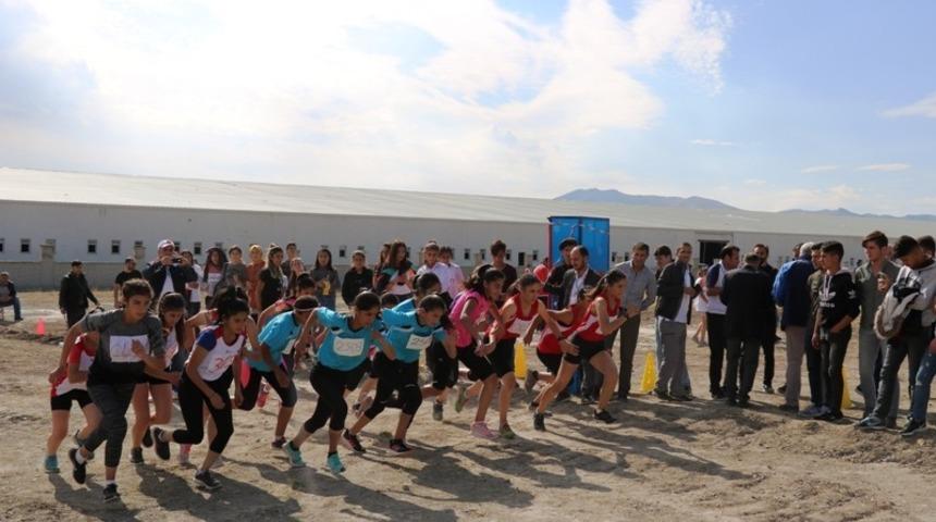 Ağrı&rsquo;da b&ouml;lgesel kros ligi yarışmaları yapıldı