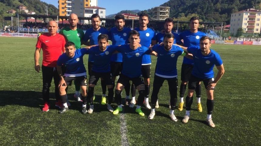 Karak&ouml;pr&uuml; Belediyespor liderliğini s&uuml;rd&uuml;r&uuml;yor