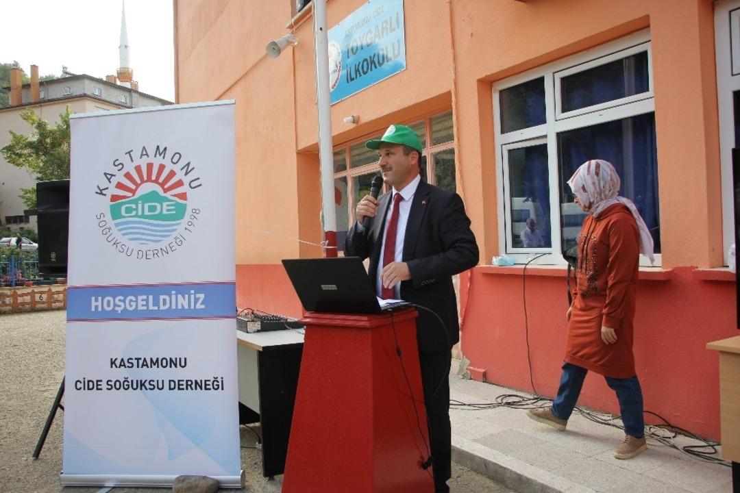 &Ccedil;evre kirliliğine dikkat &ccedil;ekmek i&ccedil;in &ccedil;&ouml;p topladılar