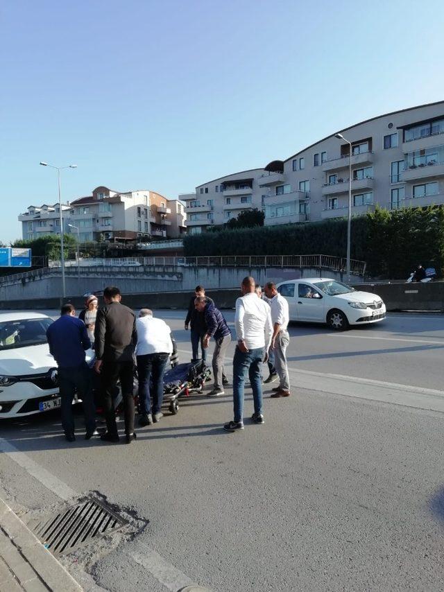 Otomobilin çarptığı elektrikli bisiklet sürücüsü hayatını kaybetti