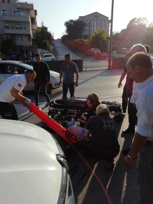 Otomobilin çarptığı elektrikli bisiklet sürücüsü hayatını kaybetti