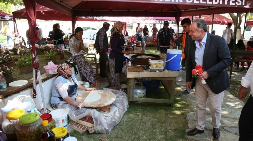 Selatin Organik Köy Pazarı her geçen gün daha da büyüyor