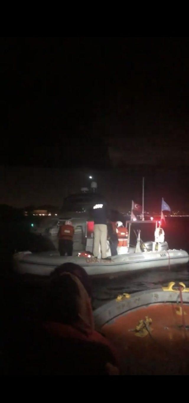 Kadıköy’de tekne kurtarma operasyonu
