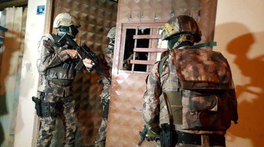 Bursa'da bin polisle şafak operasyonu
