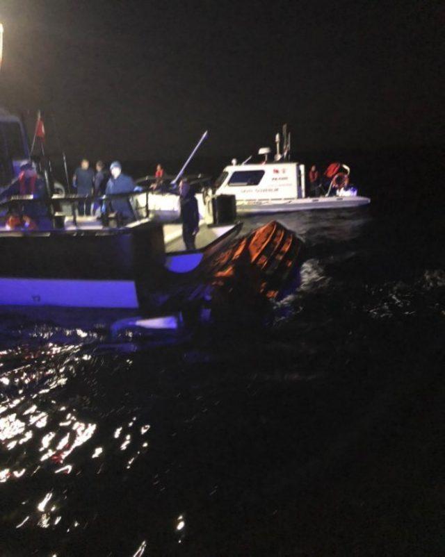 Ayvalık’ta tekne battı...1 çocuk öldü 33 göçmen kurtarıldı, bir bebek aranıyor