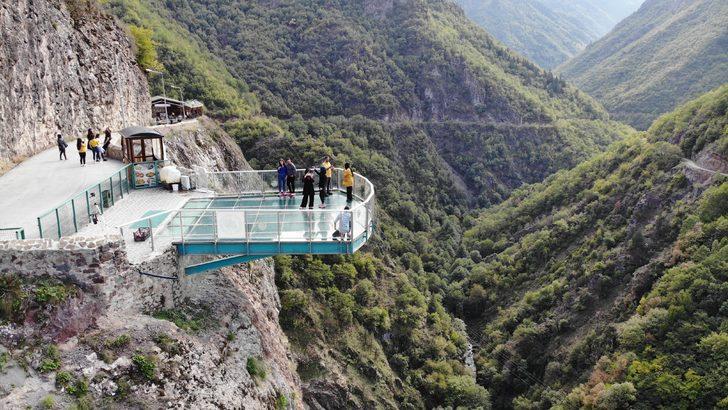 Türkiye'nin en yüksek cam seyir terası Hatila Vadisi Milli Parkı'nda G4