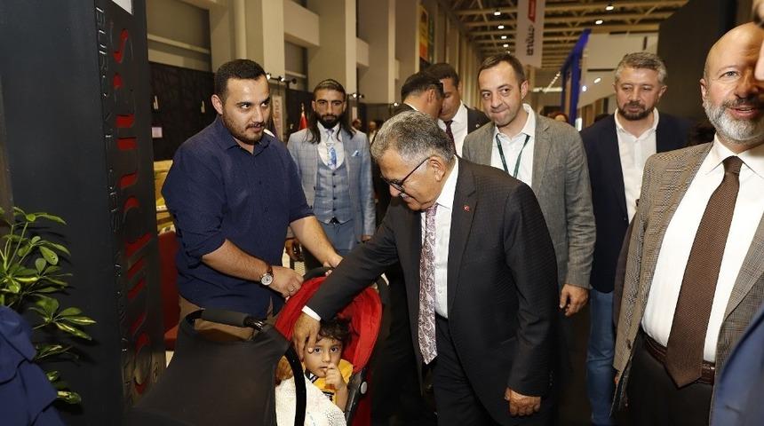 Başkan B&uuml;y&uuml;kkılı&ccedil;, a&ccedil;ılışına da katıldığı Kayseri Mobilya Fuarı&rsquo;nı ziyaret etti