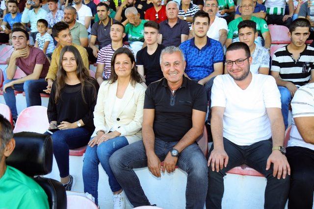 Manavgat Belediyespor şampiyonluk mücadelesine devam ediyor