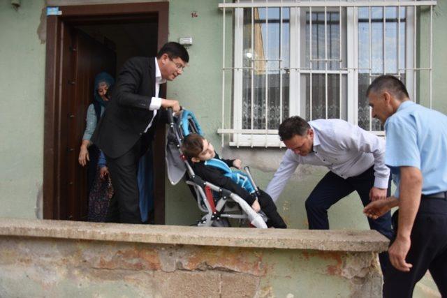 Başkan Özcan’dan 11 yaşındaki Yusuf’a yardım eli