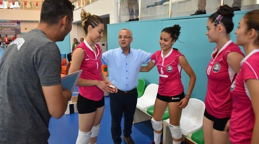 Salihli filede İneg&ouml;l&rsquo;e set vermedi: 3-0