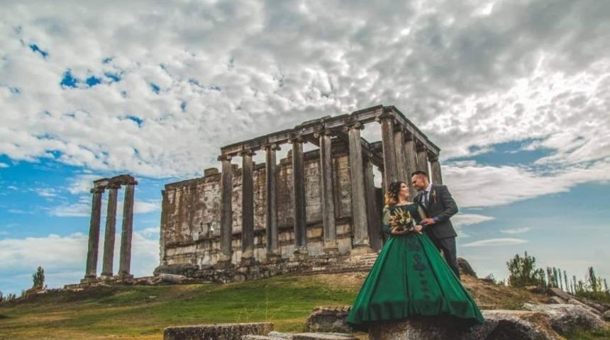 Aizanoi Antik Kenti gelin ve damat adaylarının g&ouml;zdesi