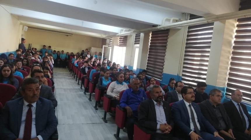 İnsan Hakları ile ilgili bilgilendirme toplantısı yapıldı