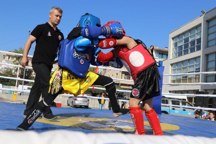 Akhisar’da ilk kez açık havada Muaythai gösterisi yapıldı G4