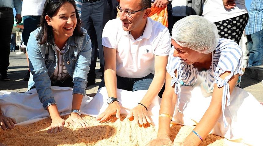 Tarhana kazanları Urla’da kaynadı