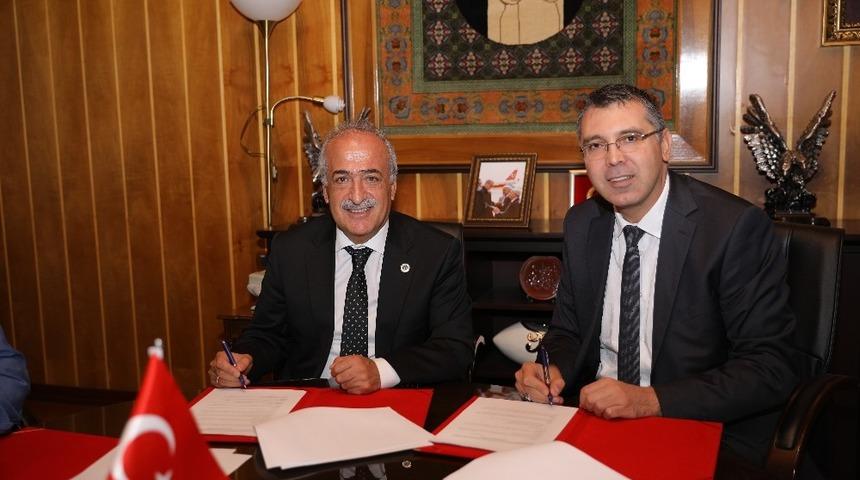 Kornea nakline y&ouml;nelik iş birliği protokol&uuml; imzalandı