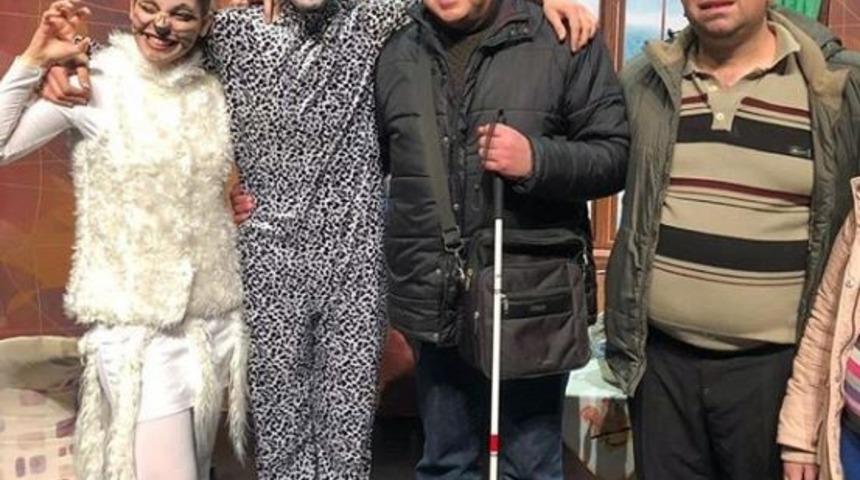 G&ouml;rme engelli Hamza&rsquo;nın on parmağında on marifet