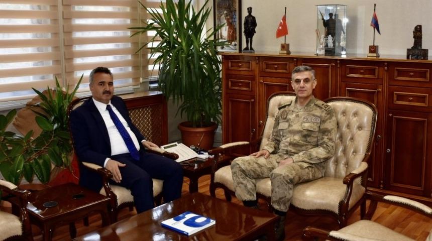 İl Müdürü Çelik, Tuğgeneral Yalçınkaya ile bir araya geldi