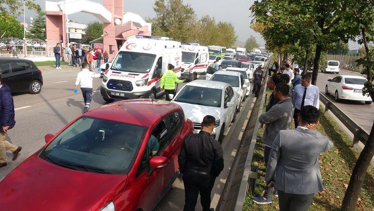 İzmit'te kırmızı ışıkta 8 araçlı zincirleme kaza G2