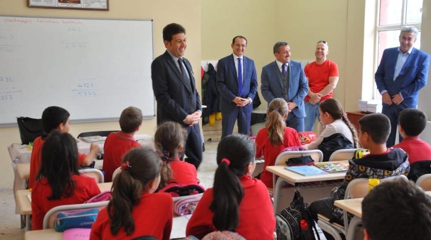 İl Milli Eğitim M&uuml;d&uuml;r&uuml; Ulusan &Ccedil;orlu&rsquo;daki okulları inceledi