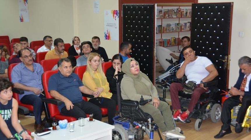 D&Uuml; Tıp Fak&uuml;ltesi Hastanesi engellilerle buluştu