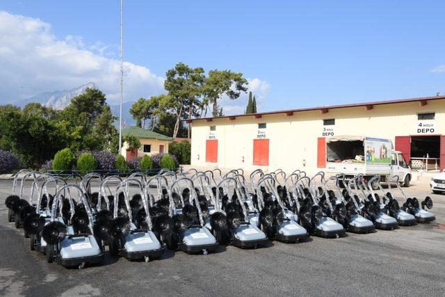 Konyaaltı&rsquo;nda s&uuml;p&uuml;r&uuml;c&uuml;ler iş başında 1