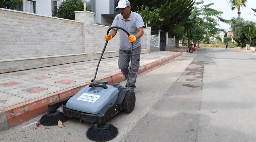 Konyaaltı&rsquo;nda s&uuml;p&uuml;r&uuml;c&uuml;ler iş başında