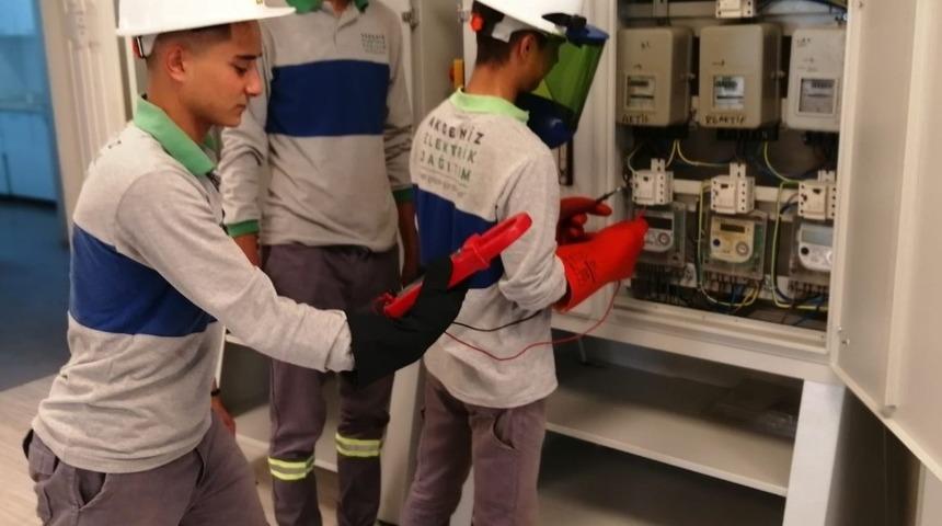 ‘Enerjinin Yıldızları’ AEDAŞ’ta işbaşı yaptı