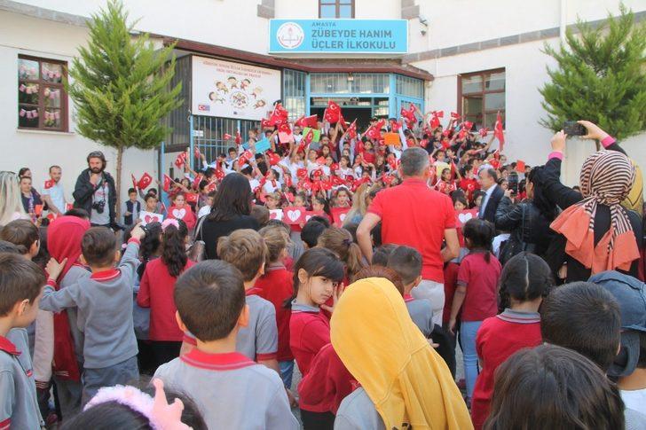 300 öğrenciden Mehmetçiğe destek programı G4